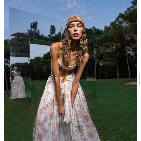 silk set by Designer Raisa & Vanessa - Picture 5 of 6